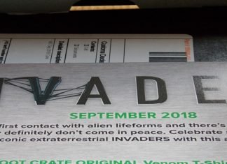 Unboxing Loot Crate INVADERS DSCN2311
