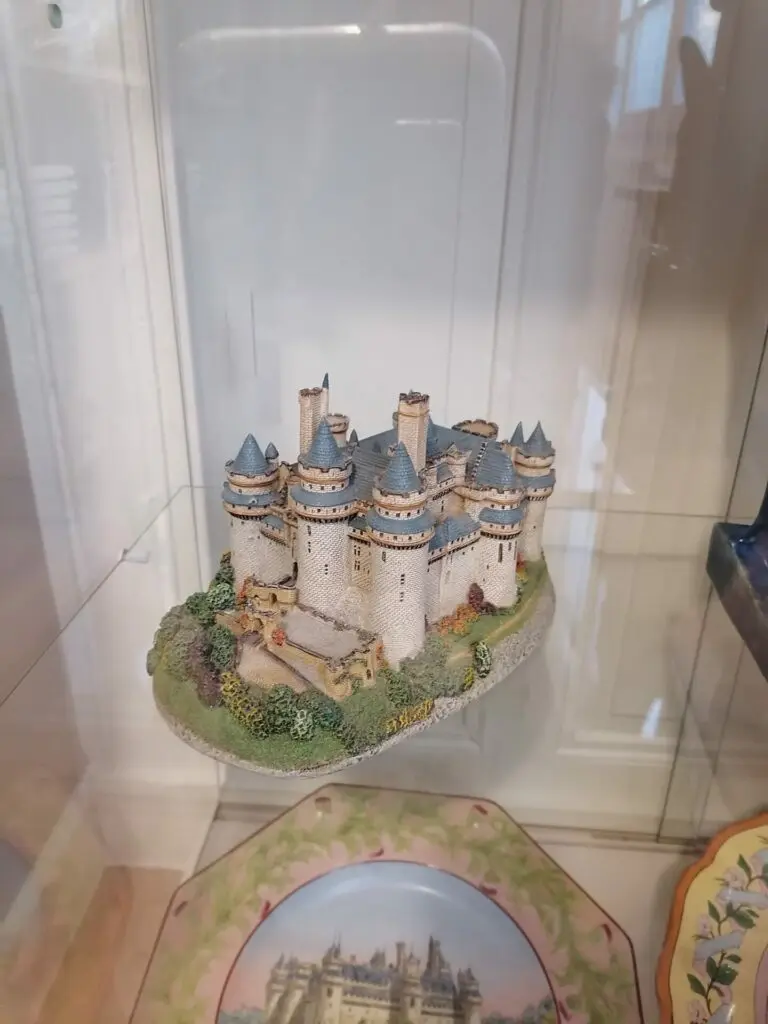 Chateau en porcelaine 
