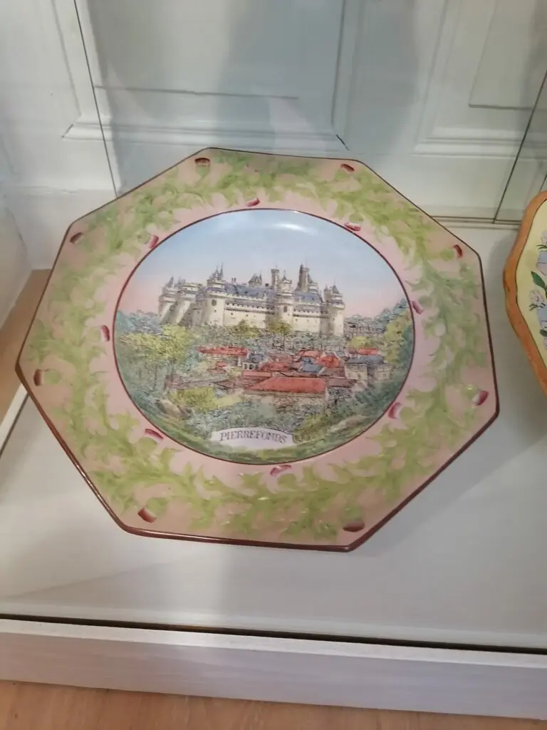 assiette en porcelaine