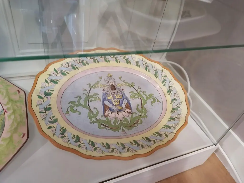 assiette en porcelaine