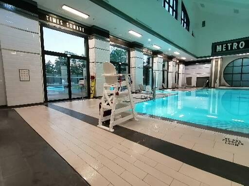 piscine  intérieur
